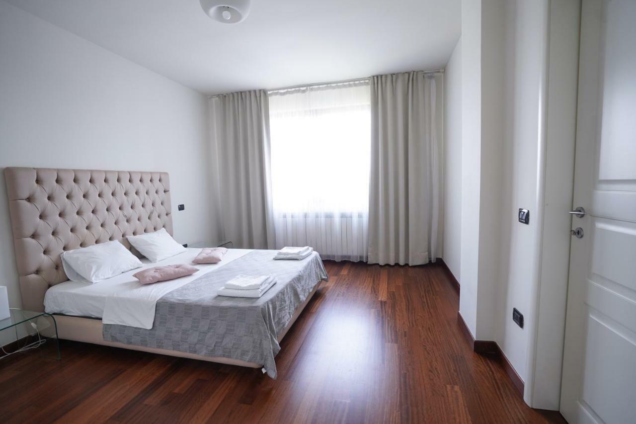 City Center Premium Apartments ブカレスト エクステリア 写真