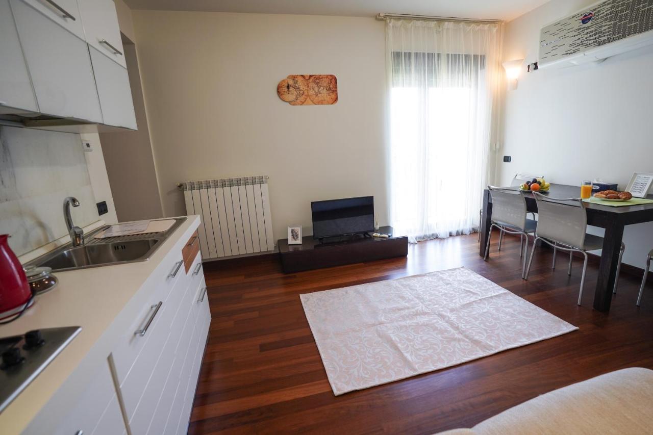 City Center Premium Apartments ブカレスト エクステリア 写真